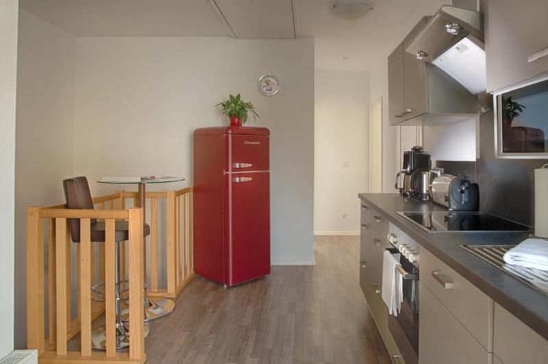 H&H Apartments Im Herzen Der Stadt In Der Lange Strasse Geraeumig Ruhig Mit Kueche Und Esstisch Greifswald Zewnętrze zdjęcie