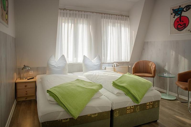 H&H Apartments Im Herzen Der Stadt In Der Lange Strasse Geraeumig Ruhig Mit Kueche Und Esstisch Greifswald Zewnętrze zdjęcie