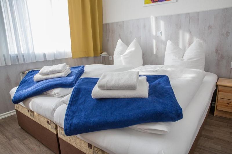 H&H Apartments Im Herzen Der Stadt In Der Lange Strasse Geraeumig Ruhig Mit Kueche Und Esstisch Greifswald Zewnętrze zdjęcie