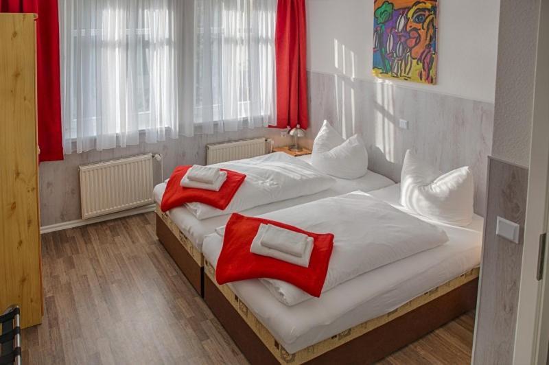 H&H Apartments Im Herzen Der Stadt In Der Lange Strasse Geraeumig Ruhig Mit Kueche Und Esstisch Greifswald Zewnętrze zdjęcie