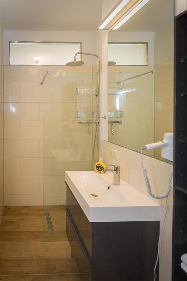 H&H Apartments Im Herzen Der Stadt In Der Lange Strasse Geraeumig Ruhig Mit Kueche Und Esstisch Greifswald Zewnętrze zdjęcie