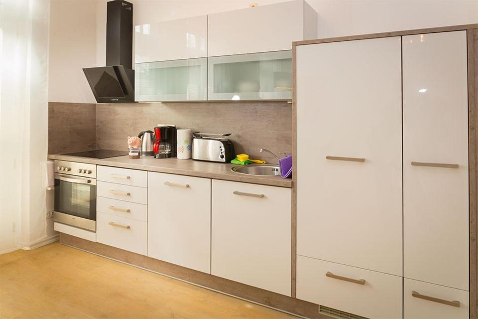 H&H Apartments Im Herzen Der Stadt In Der Lange Strasse Geraeumig Ruhig Mit Kueche Und Esstisch Greifswald Zewnętrze zdjęcie