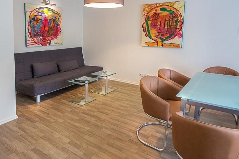 H&H Apartments Im Herzen Der Stadt In Der Lange Strasse Geraeumig Ruhig Mit Kueche Und Esstisch Greifswald Zewnętrze zdjęcie